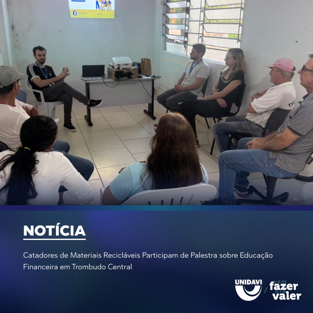 Catadores de Materiais Recicláveis Participam de Palestra sobre Educação Financeira em Trombudo Central