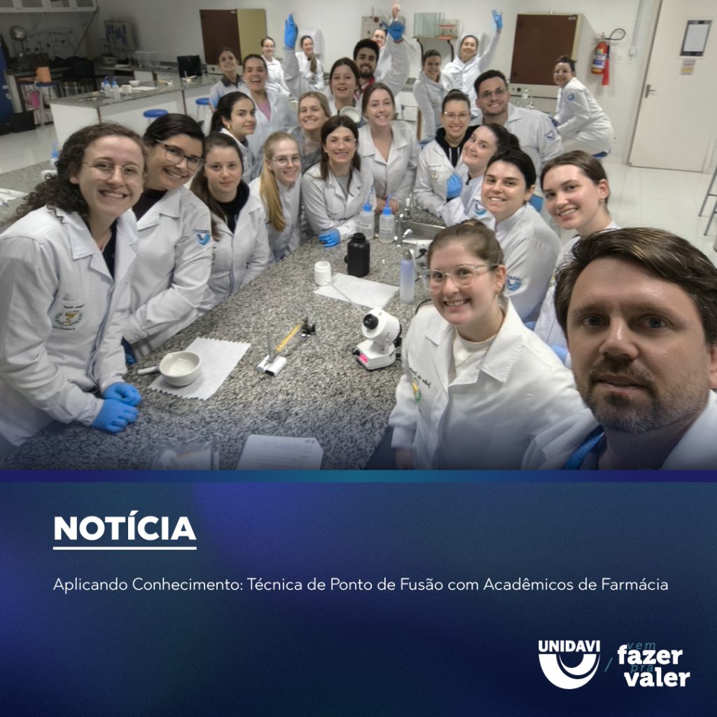 Aplicando Conhecimento: Técnica de Ponto de Fusão com Acadêmicos de Farmácia