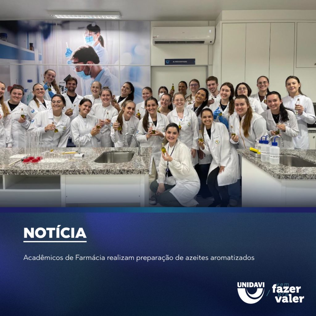 Acadêmicos de Farmácia realizam preparação de azeites aromatizados