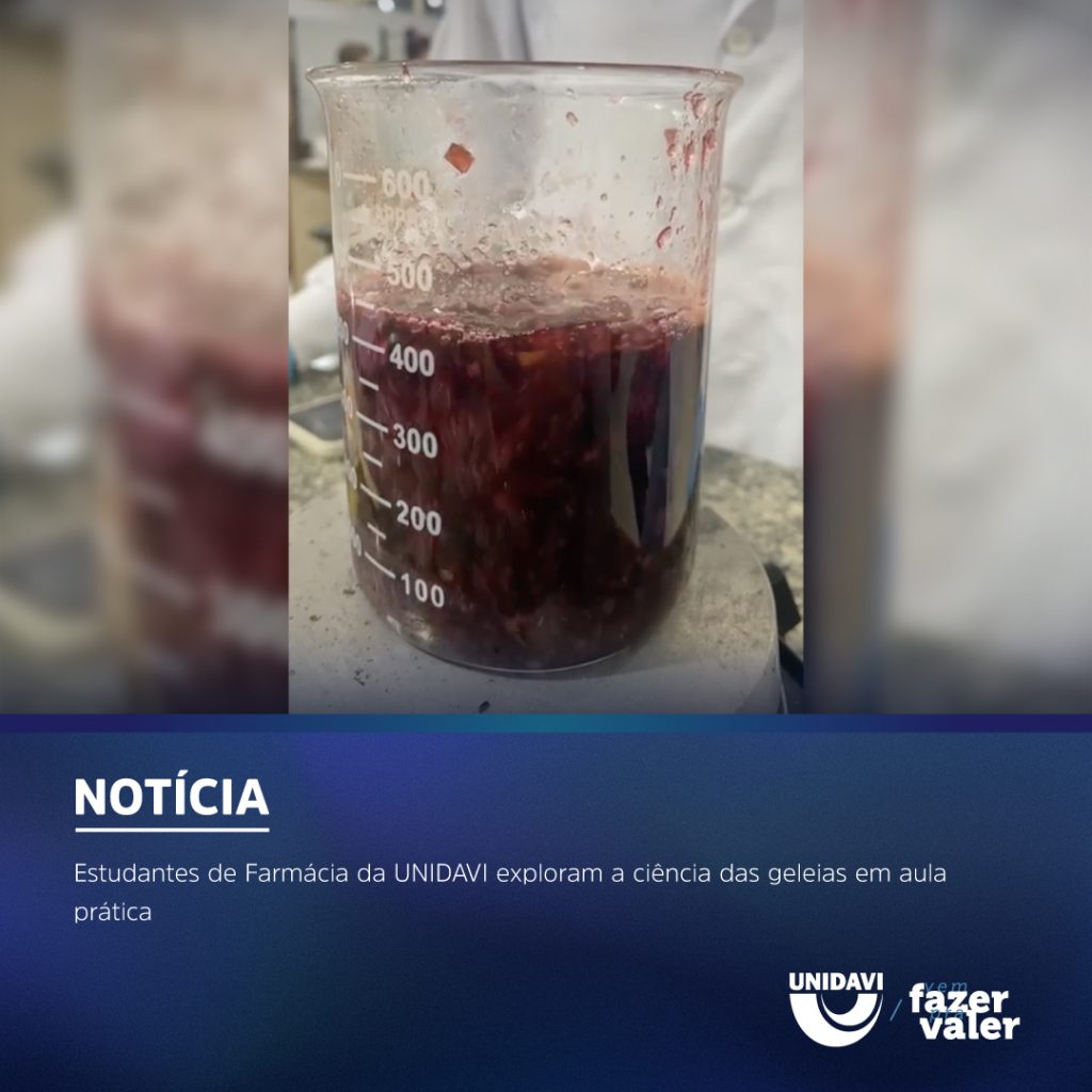 Estudantes de Farmácia da UNIDAVI exploram a ciência das geleias em aula prática