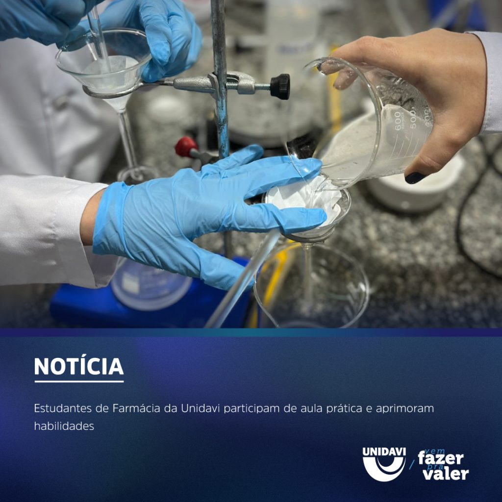 Estudantes de Farmácia da Unidavi participam de aula prática e aprimoram habilidades