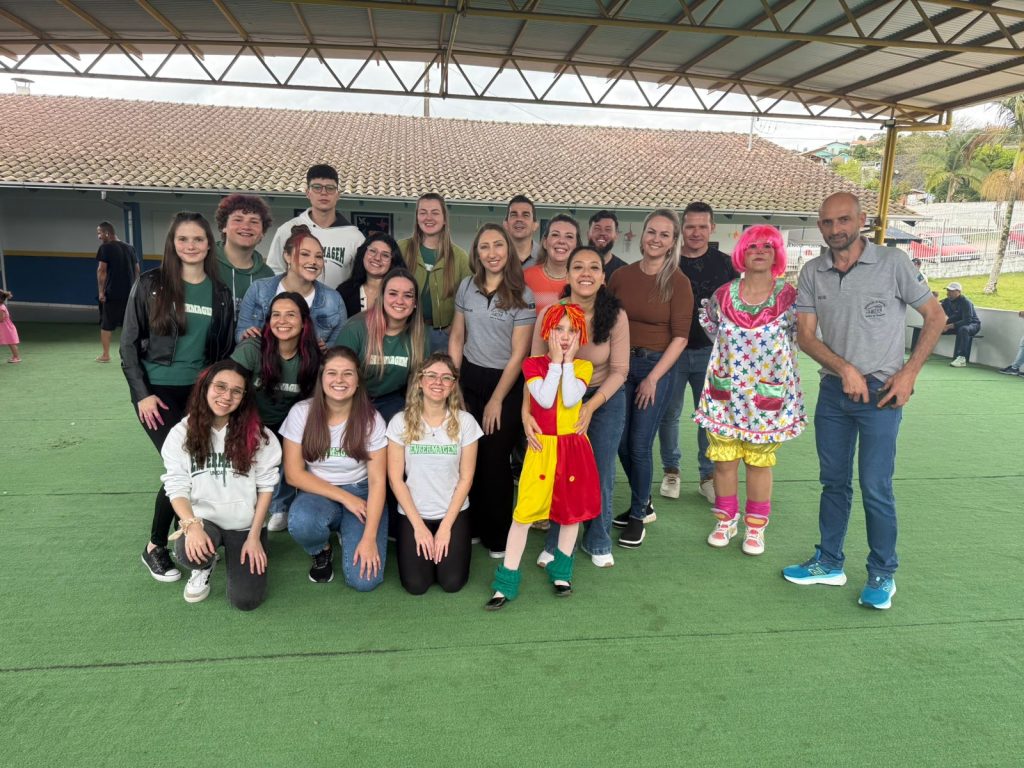 Acadêmicos de Enfermagem da Unidavi participam de Ação Social do Dia das Crianças