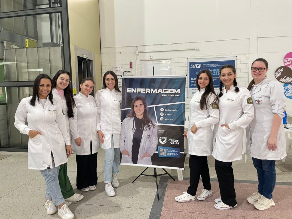 Acadêmicas de Enfermagem da Unidavi promovem ação de saúde na Cidade do Idoso em Rio do Sul