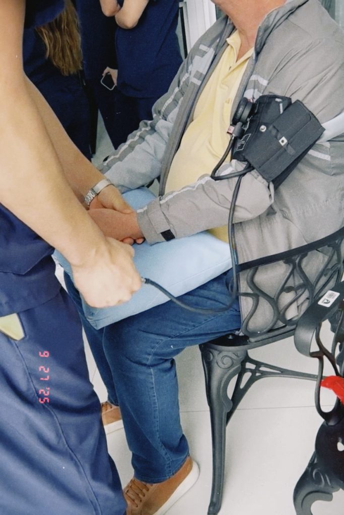 Fisioterapia Unidavi realiza ação extensionista em prol do Dia de Conscientização sobre Doenças Cardiovasculares