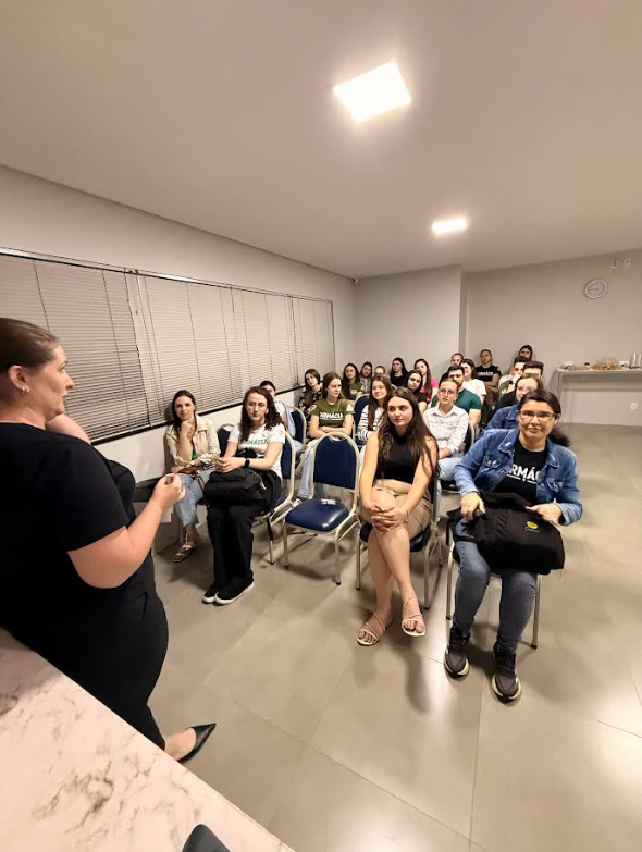 Visita técnica em estética aproxima alunos da prática profissional