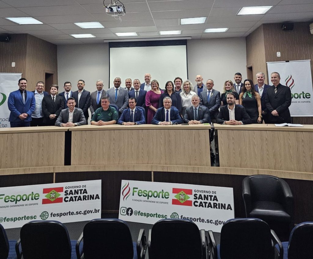 Coordenador de Educação Física da Unidavi toma posse no Conselho Estadual do Esporte