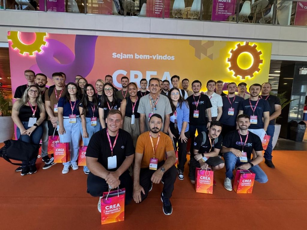 Acadêmicos da Unidavi participam do CREA Summit 2026