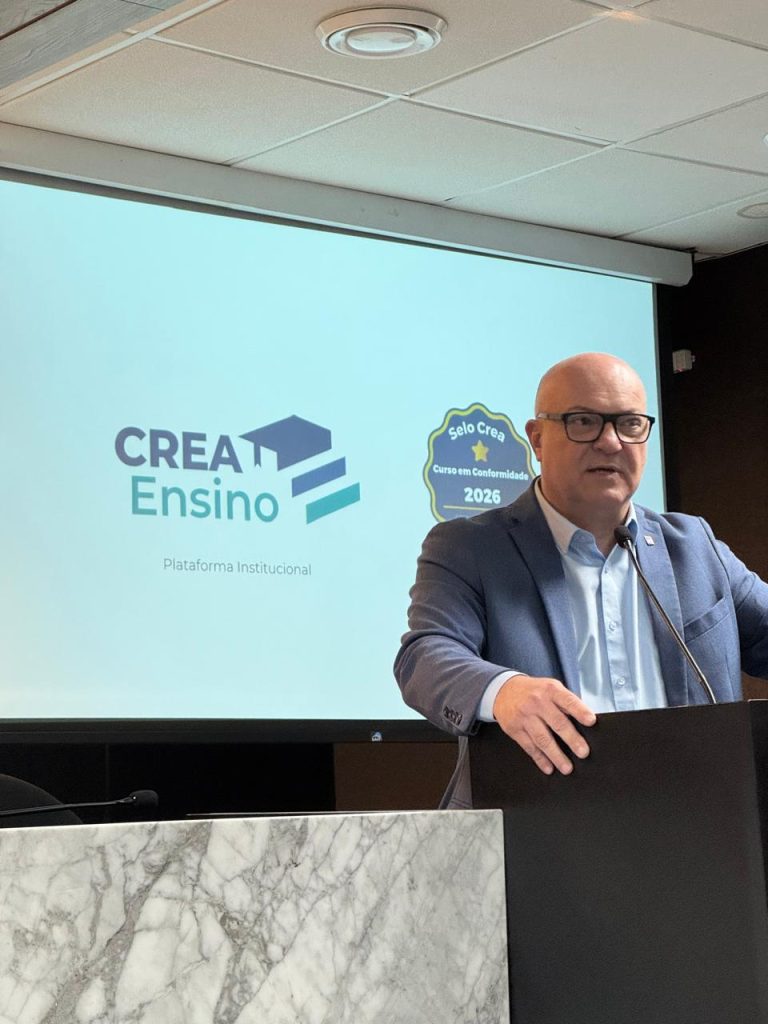 Coordenação das Engenharias participa do lançamento da plataforma CREAEnsino no Crea-SC