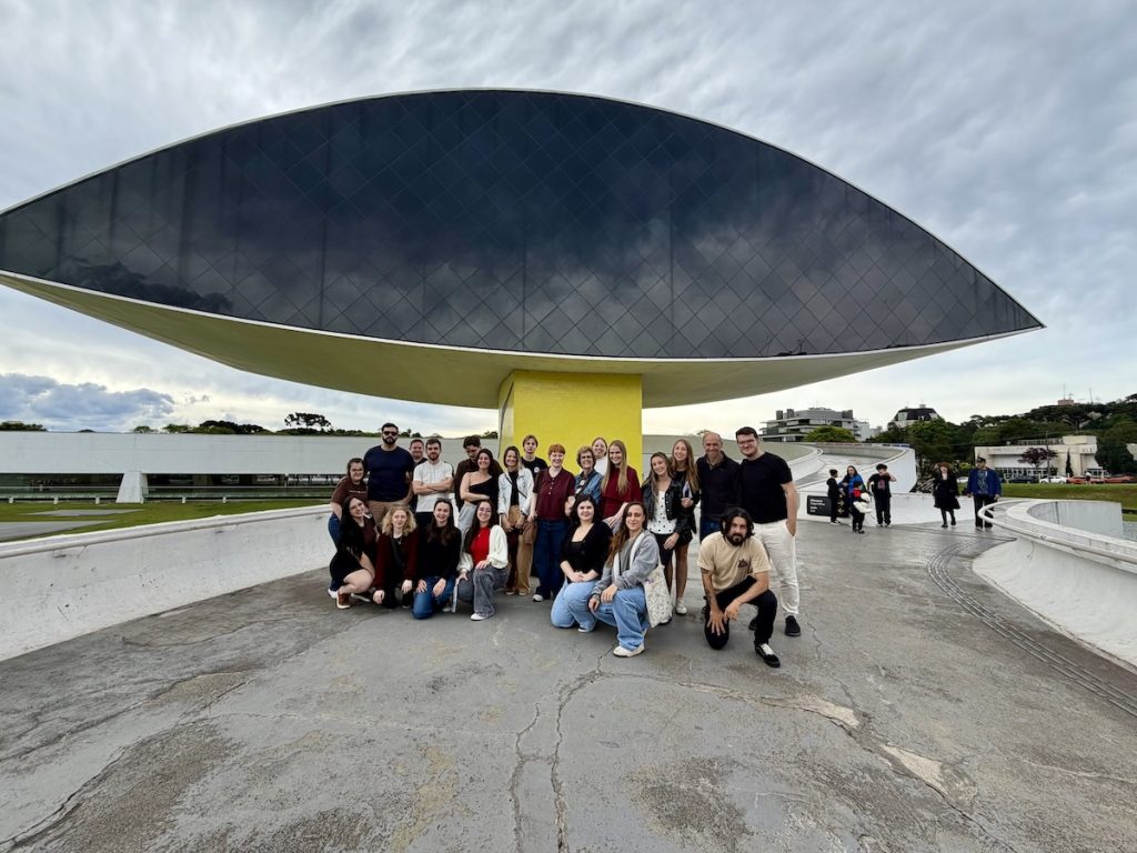 Visita técnica de Produção Multimídia Unidavi leva alunos a Curitiba